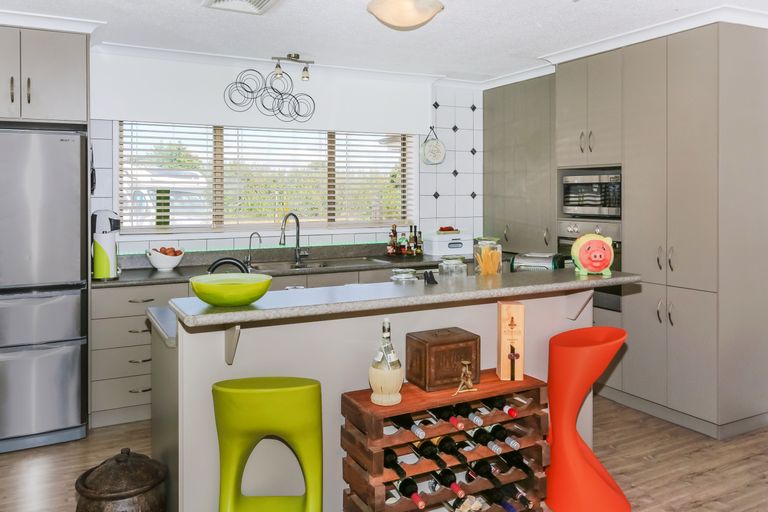 Photo of property in 184 Torkar Road, Clarks Beach, 2122