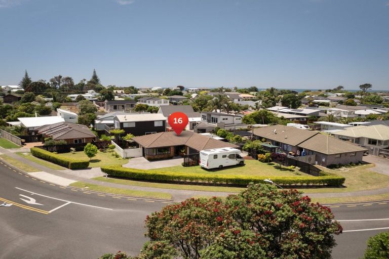 Photo of property in 16 Pacific View Road, Papamoa Beach, Papamoa, 3118