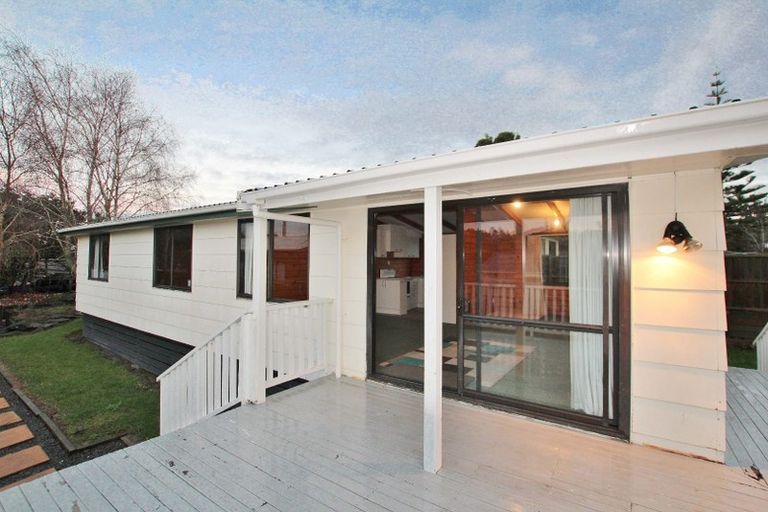 Photo of property in 1/29 Rosier Road, Glen Eden, Auckland, 0602