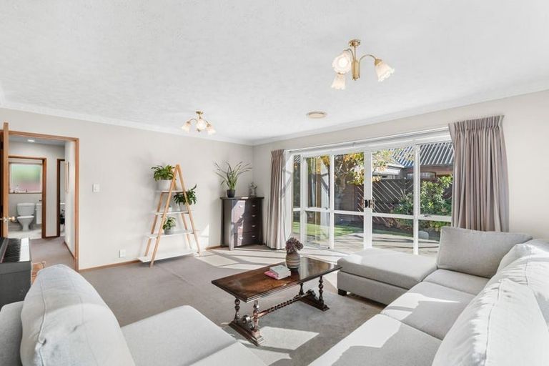 Photo of property in 1/9a Chilcombe Street, Ilam, Christchurch, 8041