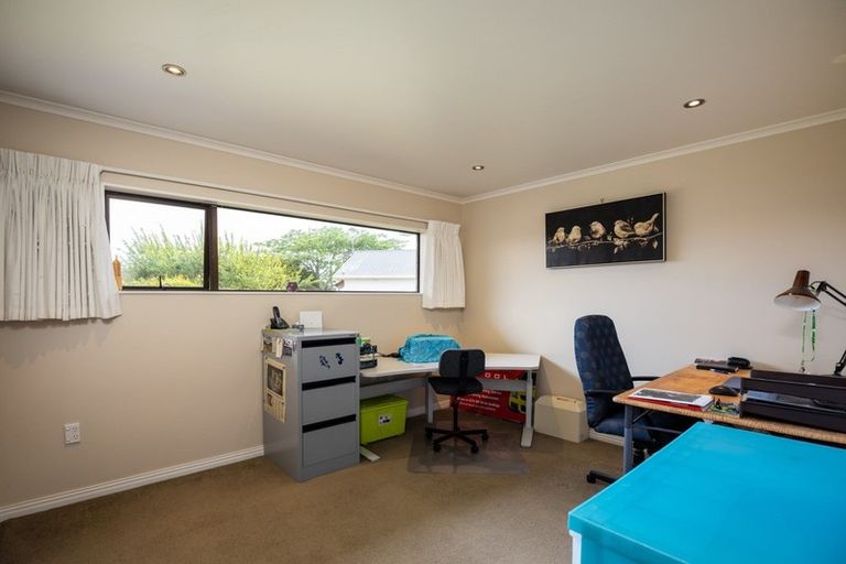 Photo of property in 10c Kinross Drive, Merrilands, New Plymouth, 4312