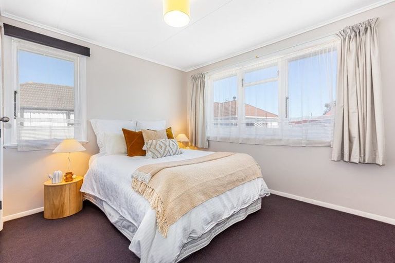 Photo of property in 4a Hollard Grove, Avalon, Lower Hutt, 5011