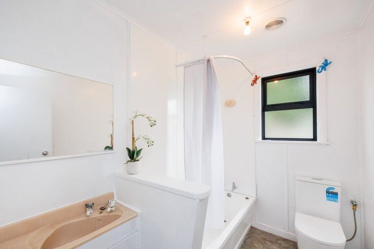 Photo of property in 8 Johnston Street, Foxton, 4814