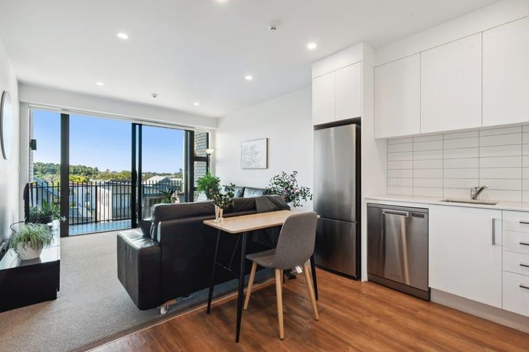 Photo of property in 206/38e Fraser Avenue, Northcote, Auckland, 0627
