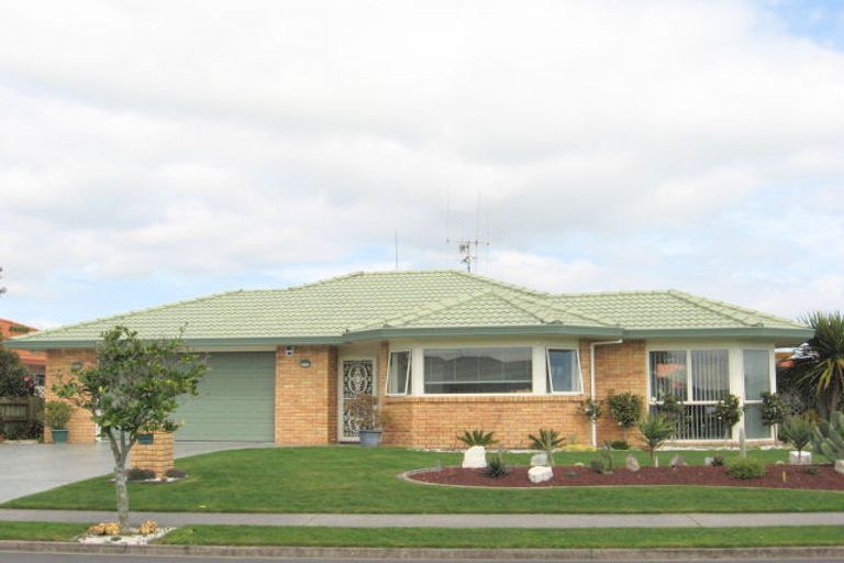 Photo of property in 82 Santa Monica Drive, Papamoa Beach, Papamoa, 3118