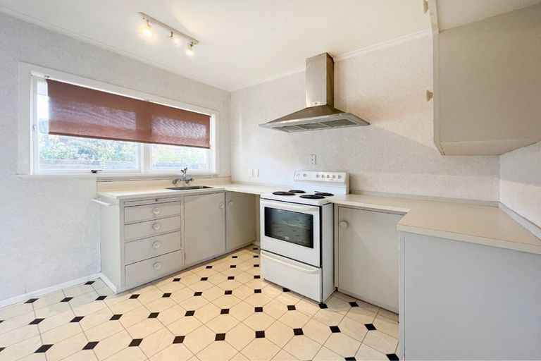 Photo of property in 2/17 Saltburn Road, Milford, Auckland, 0620