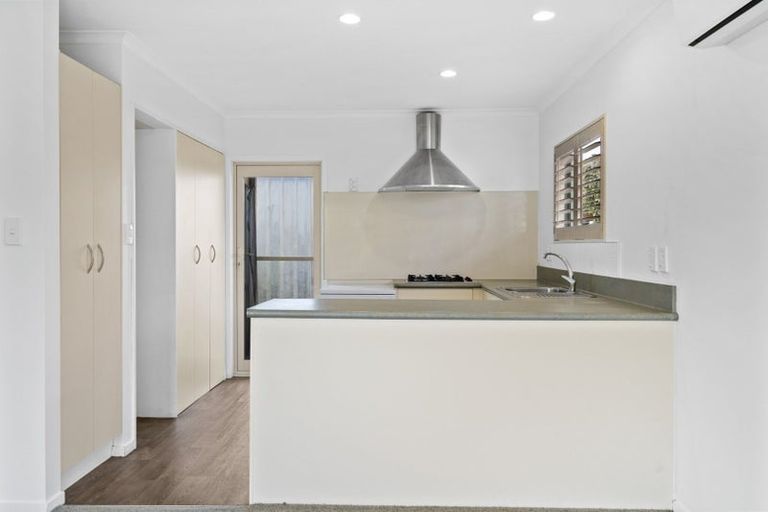 Photo of property in 18 Oxford Street, Fairfield, Hamilton, 3214