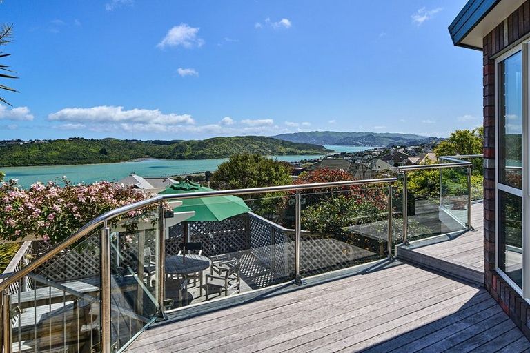 Photo of property in 4 Tombane Terrace, Papakowhai, Porirua, 5024