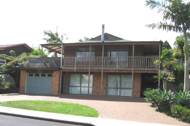 Photo of property in 9 Sailfish Drive, West Harbour, Auckland, 0618