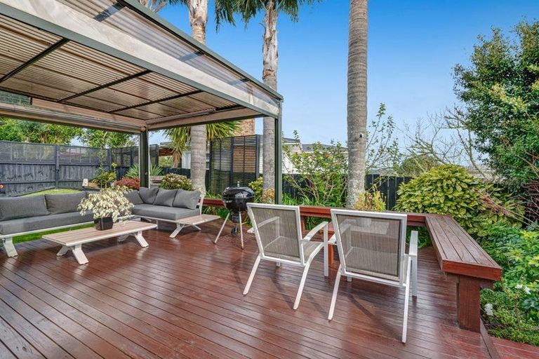 Photo of property in 2/26 James Street, Bayview, Auckland, 0629