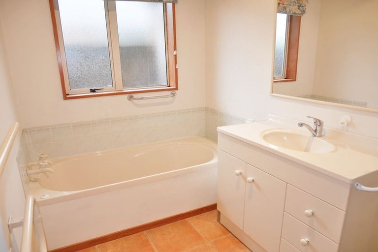 Photo of property in 1/43 Lyndon Street, Riccarton, Christchurch, 8041