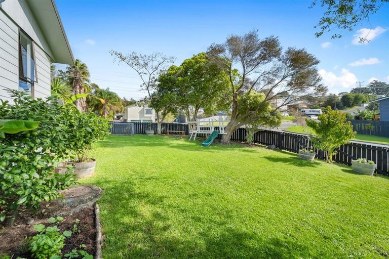Photo of property in 1/26 Waiora Road, Stanmore Bay, Whangaparaoa, 0932