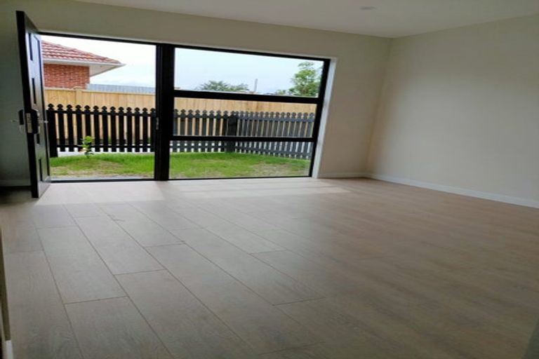 Photo of property in 1/21 Humphrey Kemp Avenue, Henderson, Auckland, 0612