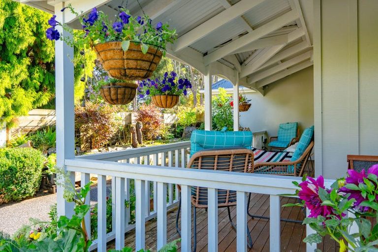 Photo of property in 1032 Scenic Drive North, Swanson, Auckland, 0816