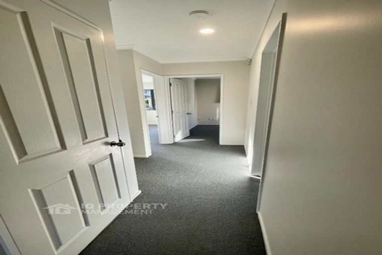 Photo of property in 24a Fruitvale Road, New Lynn, Auckland, 0600