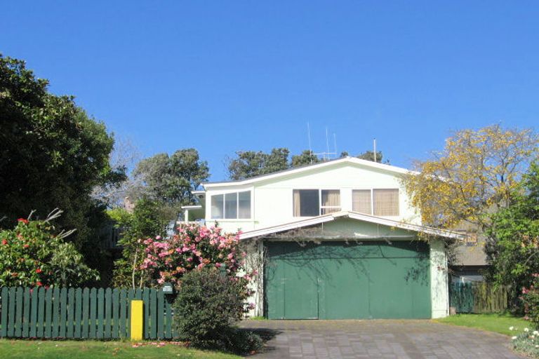 Photo of property in 102 Simpson Road, Papamoa Beach, Papamoa, 3118