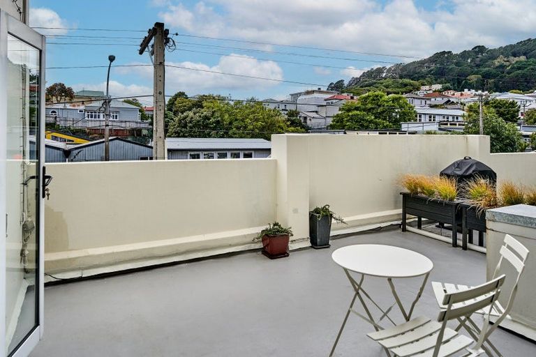 Photo of property in 4/24 Elizabeth Street, Mount Victoria, Wellington, 6011