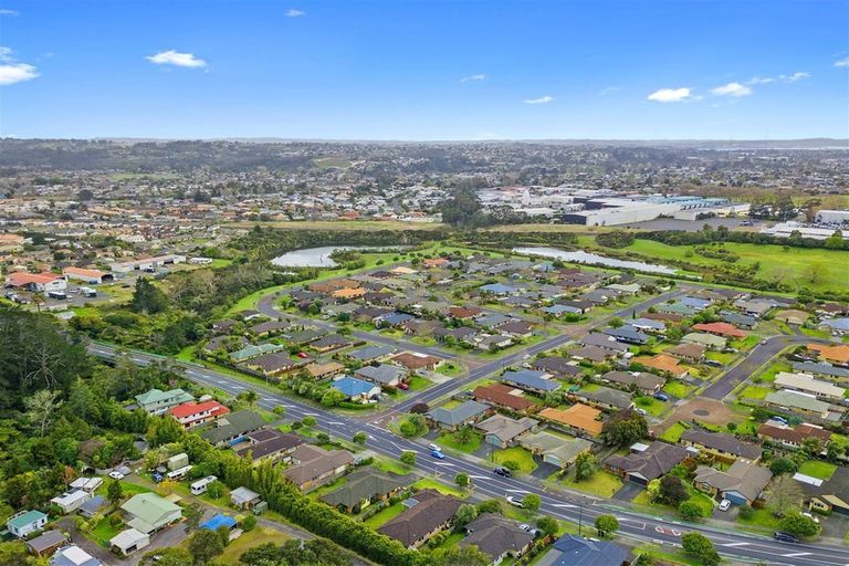 Photo of property in 89 Summerland Drive, Henderson, Auckland, 0612
