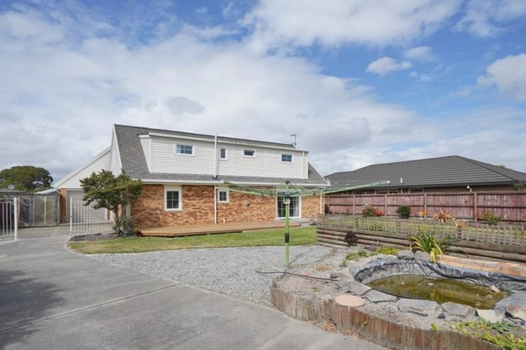 Photo of property in 35 Beauford Place, Parklands, Christchurch, 8083