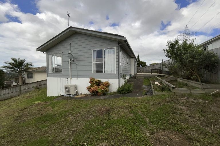 Photo of property in 15 Doone Place, Massey, Auckland, 0614
