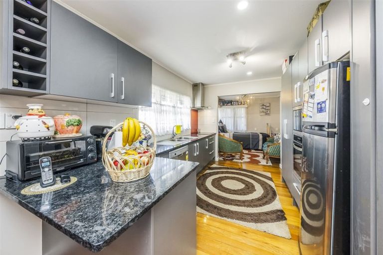 Photo of property in 82 Station Road, Papatoetoe, Auckland, 2025