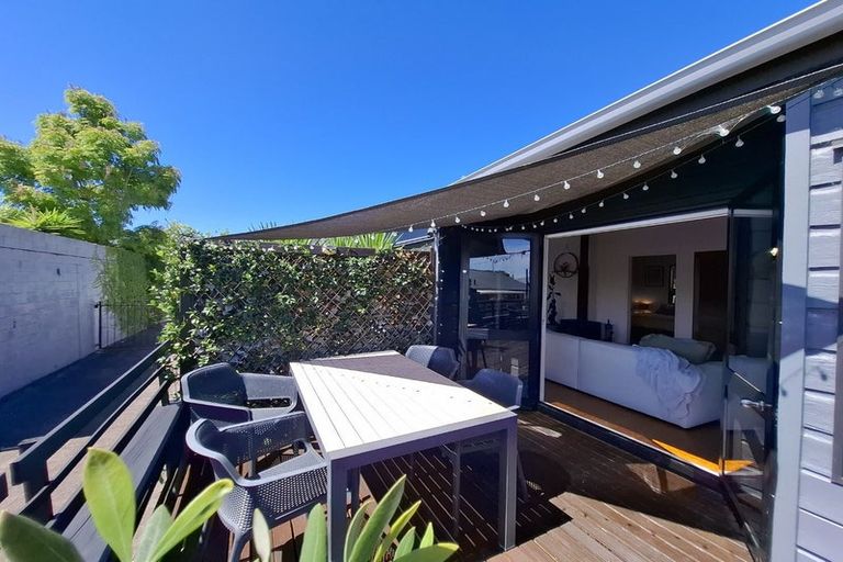 Photo of property in 1/27 Rosier Road, Glen Eden, Auckland, 0602