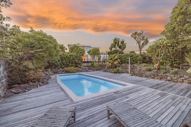 Photo of property in 45 Taylors Mistake Road, Scarborough, Christchurch, 8081