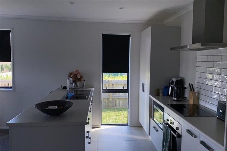 Photo of property in 14 Kauri Lane, Omokoroa, 3114