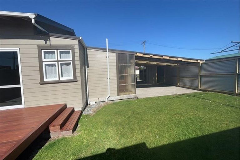 Photo of property in 6 Derby Street, Westport, 7825