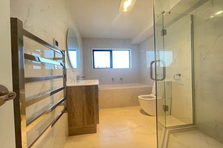 Photo of property in 421a Bucklands Beach Road, Bucklands Beach, Auckland, 2012