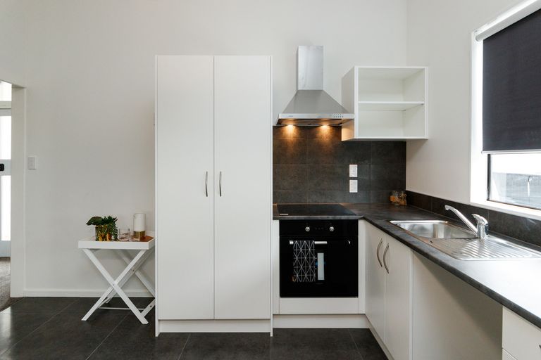 Photo of property in 43 Wood Street, Takaro, Palmerston North, 4410