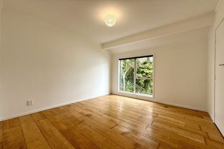 Photo of property in 7/108 West Coast Road, Glen Eden, Auckland, 0602
