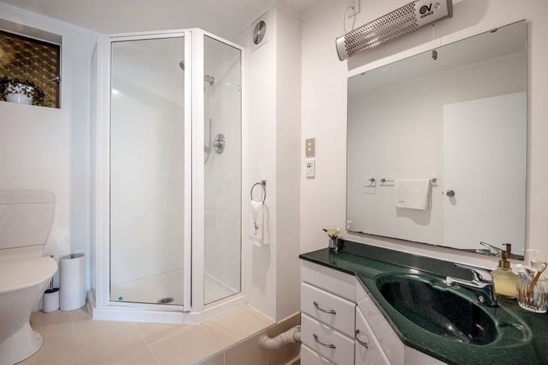 Photo of property in 19 Castleton Street, Birkdale, Auckland, 0626