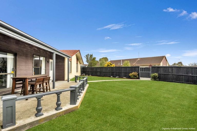 Photo of property in 12 Mchaffies Place, Wainoni, Christchurch, 8061