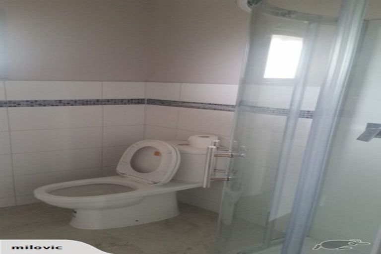 Photo of property in 2/303 Rangatira Road, Beach Haven, Auckland, 0626