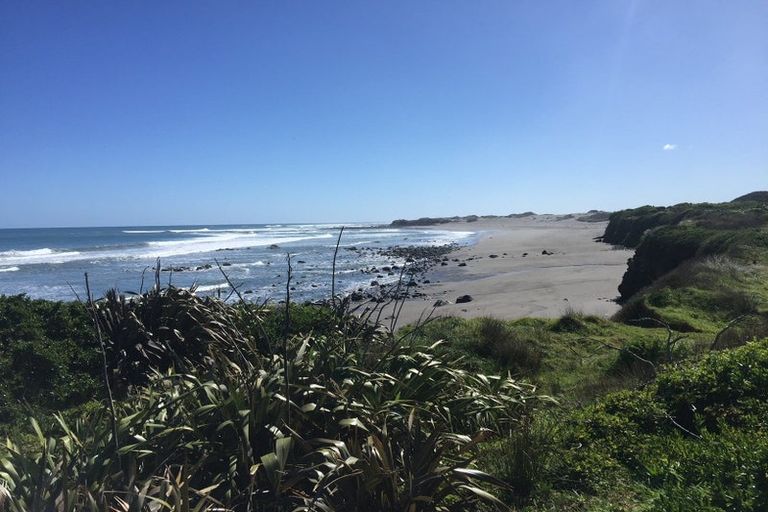 Photo of property in 261 Tai Road, Opunake, 4681