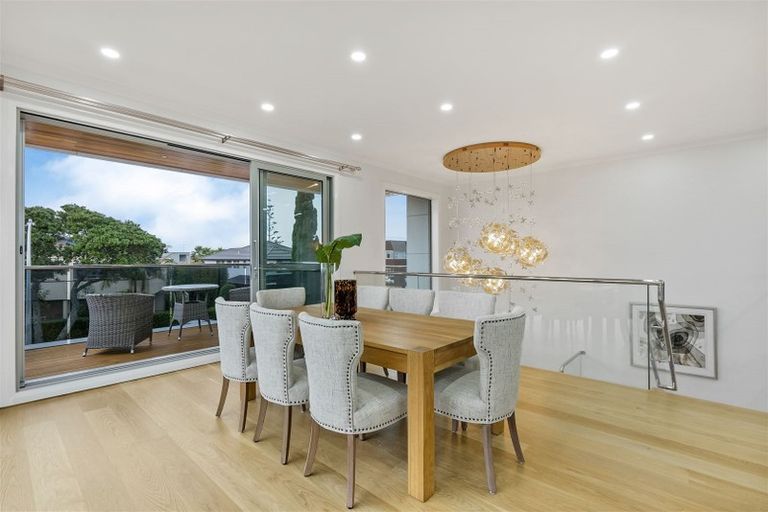 Photo of property in 11 Gulf Crest, Bucklands Beach, Auckland, 2012