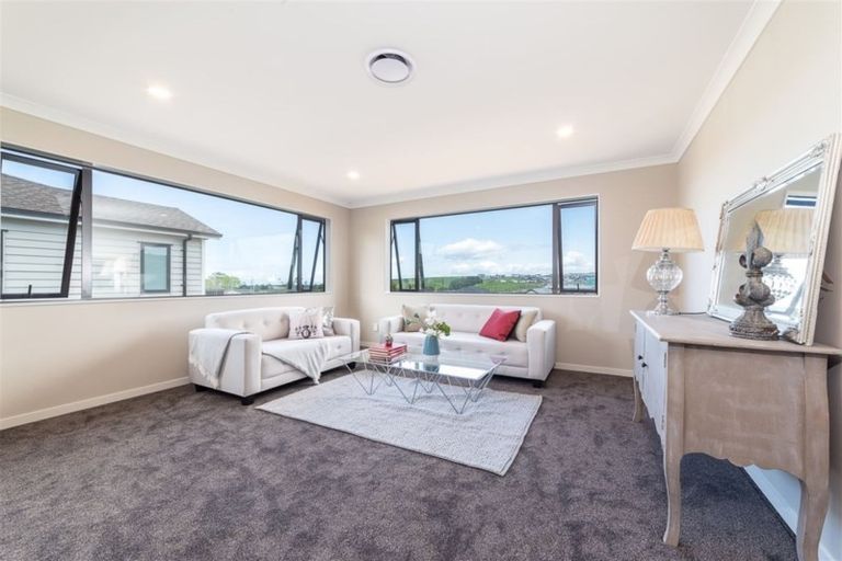 Photo of property in 17 Tawatawa Street, Long Bay, Auckland, 0630