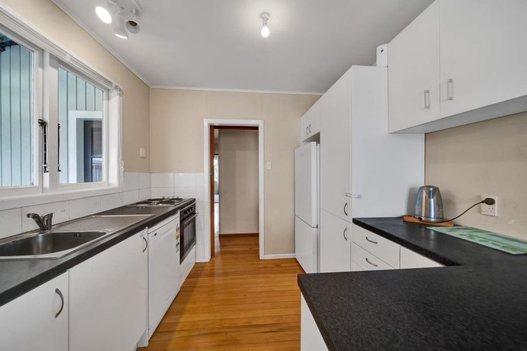 Photo of property in 162 Seaview Road, Westown, New Plymouth, 4310