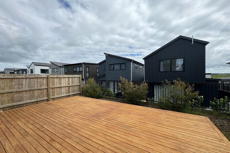 Photo of property in 22 Clara Road, Silverdale, 0932