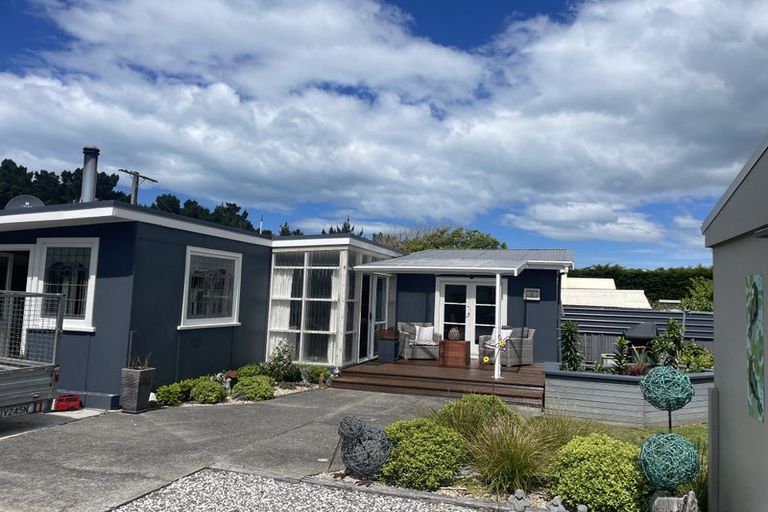 Photo of property in 32 Chamberlain Avenue, Amberley, 7481