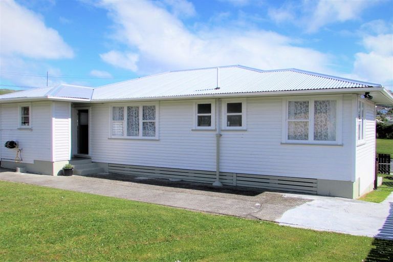 Photo of property in 13 Driver Crescent, Cannons Creek, Porirua, 5024
