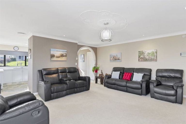 Photo of property in 60 Oteki Park Drive, Welcome Bay, Tauranga, 3112