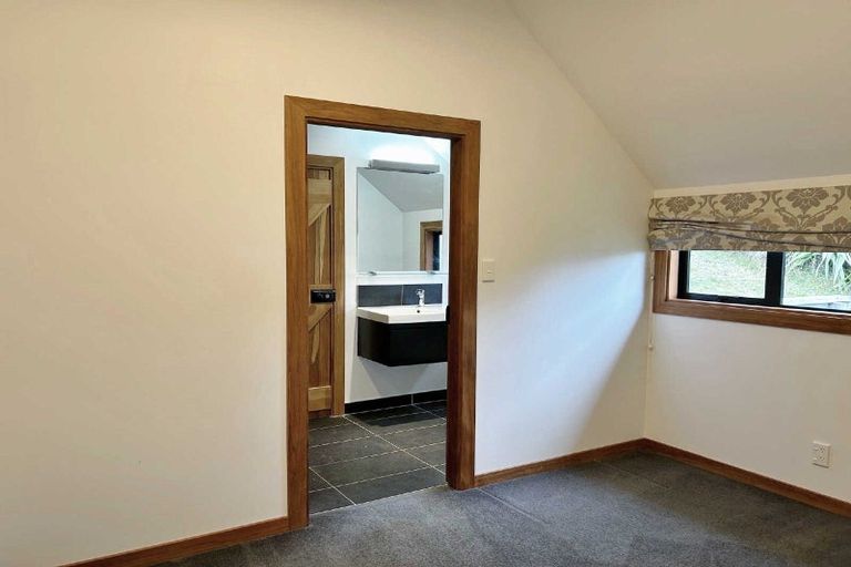 Photo of property in 140 Main Road, Allandale, Lyttelton, 8971