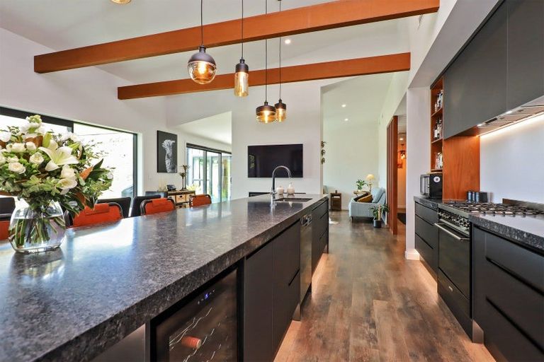 Photo of property in 1 Te Roera Drive, Taradale, Napier, 4112