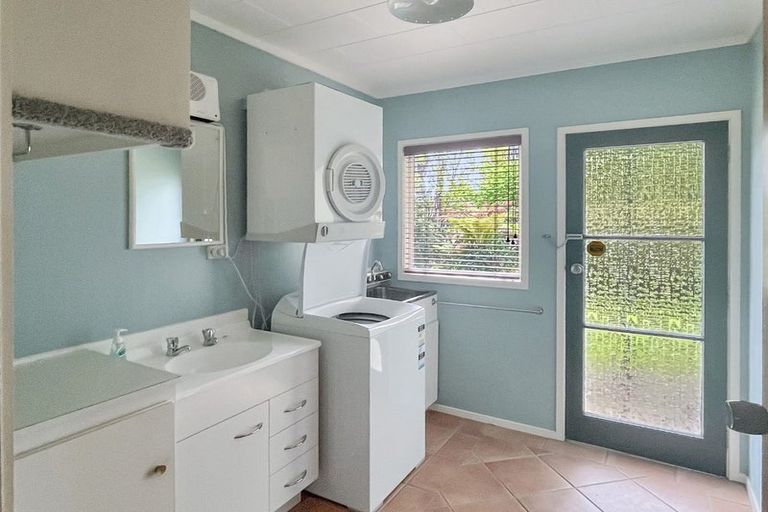 Photo of property in 25 Kinloch Road, Kinloch, Taupo, 3377