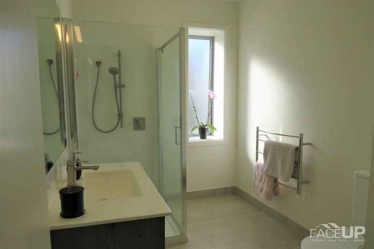 Photo of property in 4/2 Warrant Officer Lane, Hobsonville, Auckland, 0616