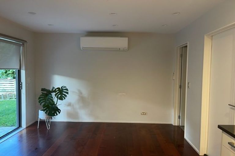 Photo of property in 9a Gwenand Place, Botany Downs, Auckland, 2010