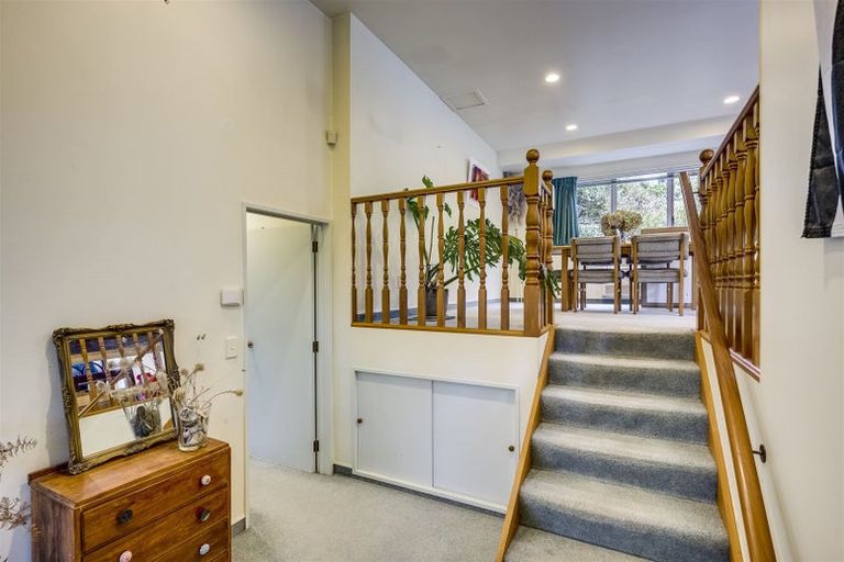 Photo of property in 135 Milton Road, Bluff Hill, Napier, 4110