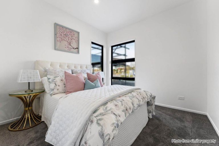 Photo of property in 3 Taiororua Avenue, Massey, Auckland, 0614